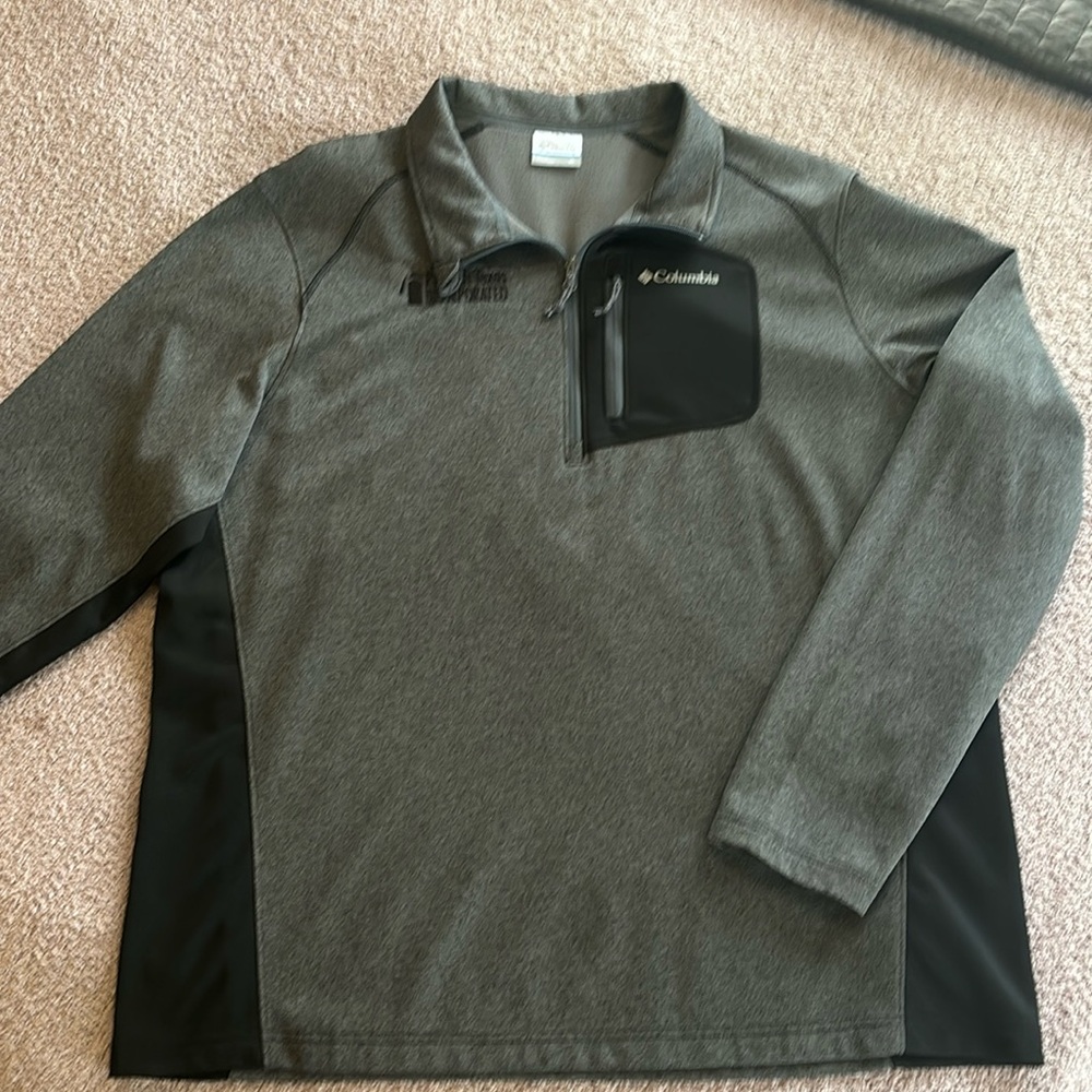 Columbia lycra mid weight half-zip. Heather grey XL